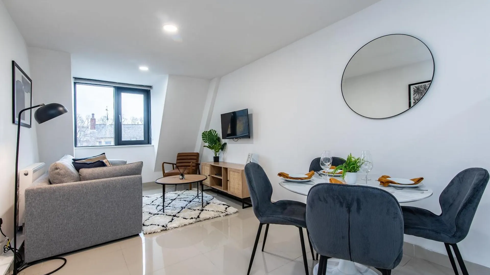 3-Br Apartment In Prime Leeds City Centre ليدز