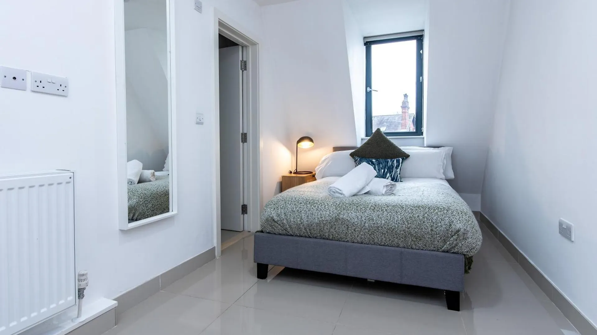 3-Br Apartment In Prime Leeds City Centre ليدز
