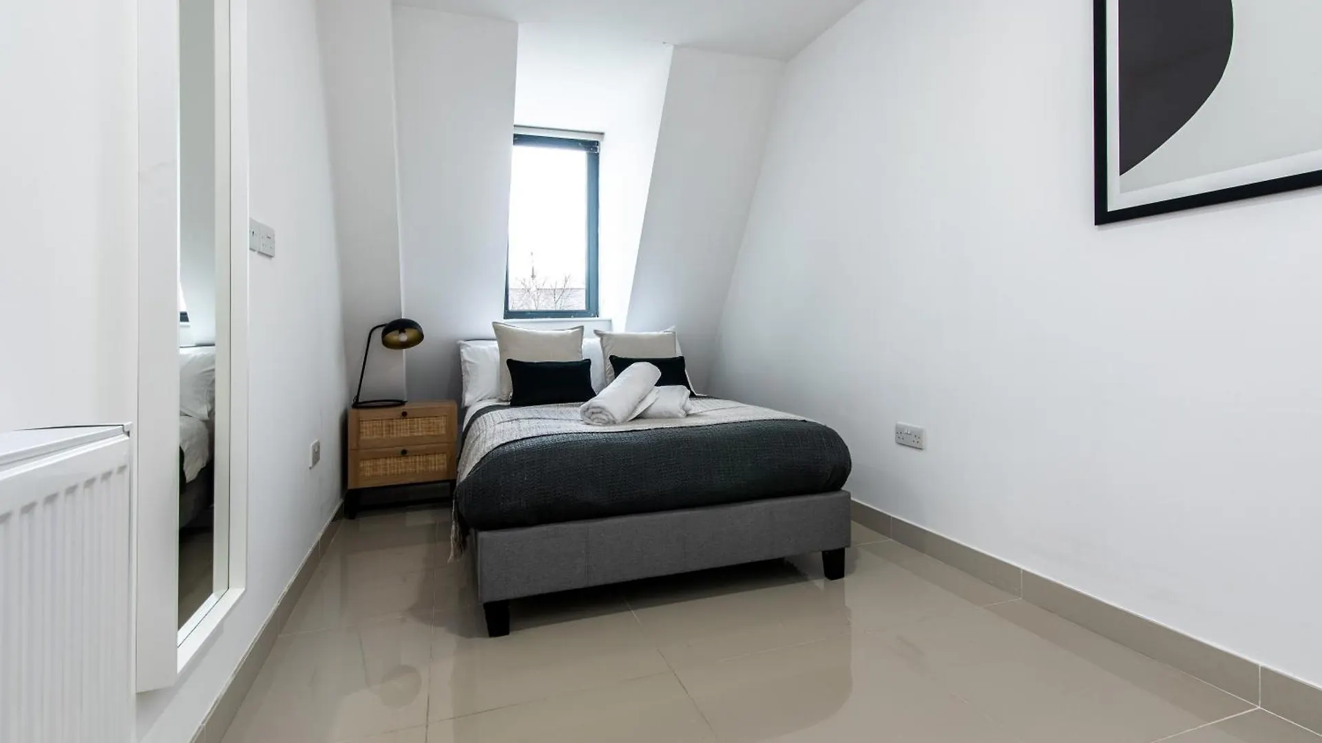 3-Br Apartment In Prime Leeds City Centre  ليدز